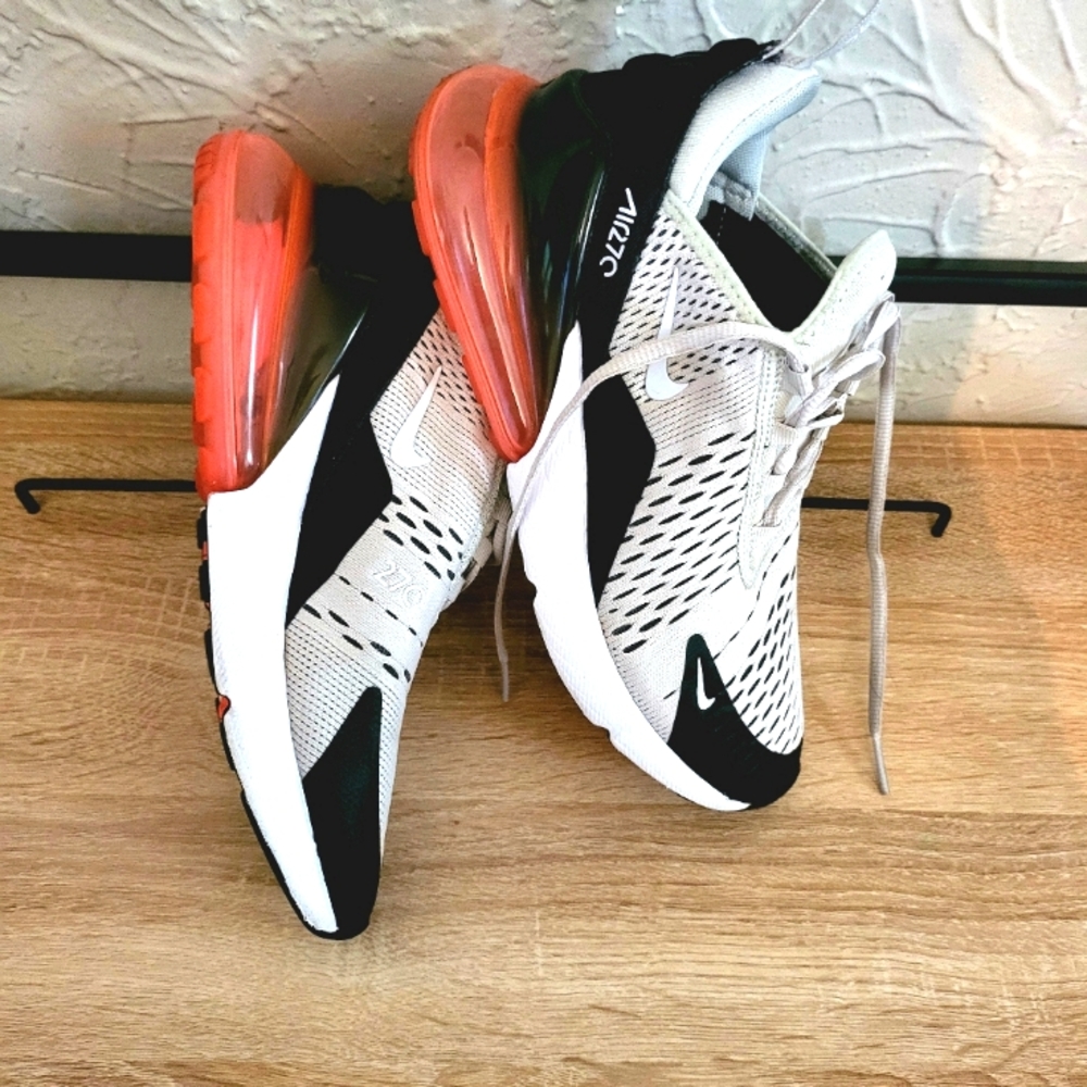 Nike 270
